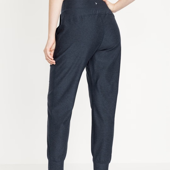 NWT OLD NAVY Extra High-Waisted Cloud+ 7/8 Leggings Color: Dusk Navy SIZE LARGE - Picture 2 of 7